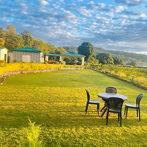 Vasant Corbett Resort